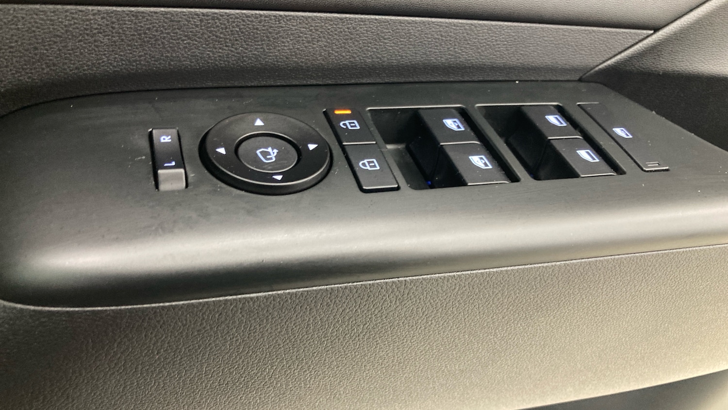 Used Hyundai KONA 2025 for sale - 76905956: Photo 32