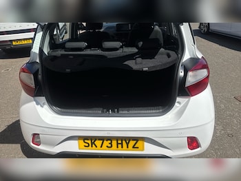 Used Hyundai i10 2023 for sale - 79150950: Photo