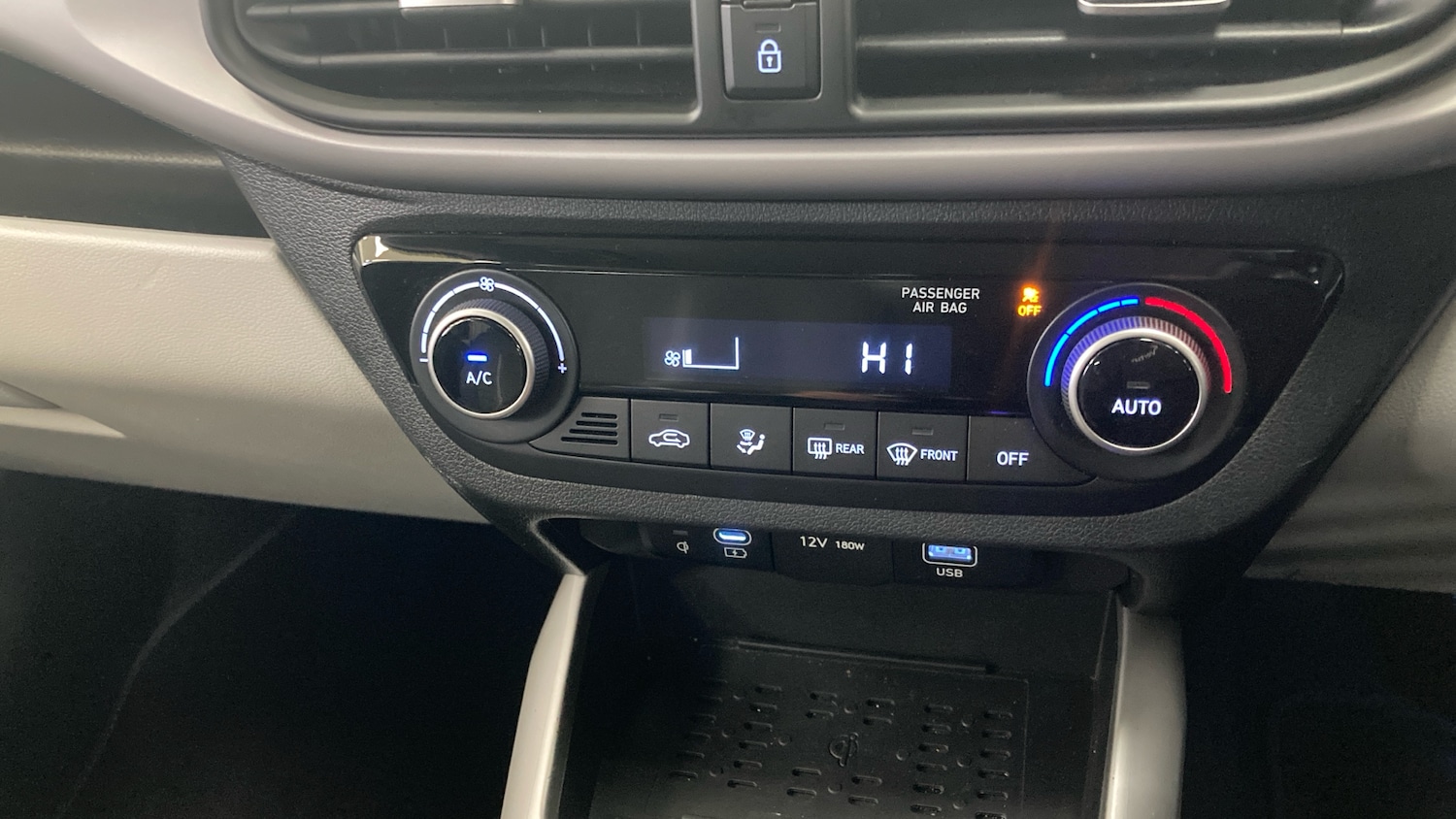 Used Hyundai i10 2024 for sale - 76545232: Photo 25