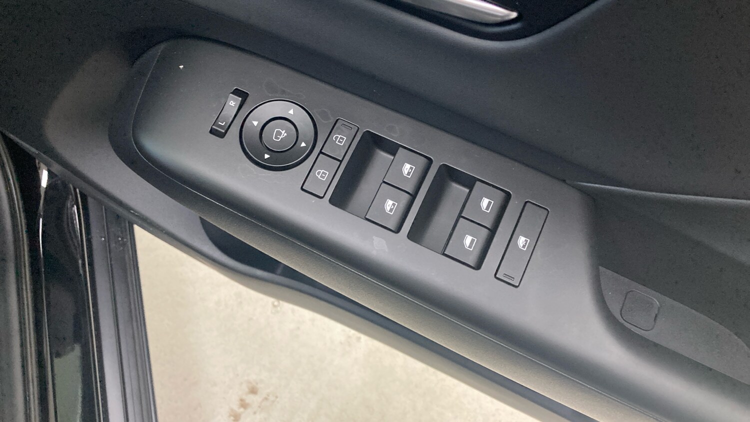 Used Hyundai KONA 2025 for sale - 76500038: Photo 30