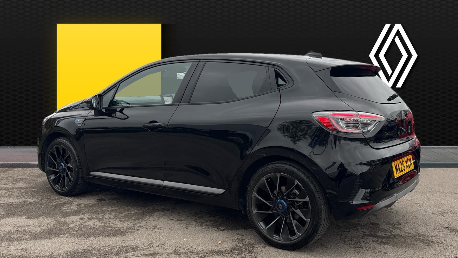 Used Renault Clio 2025 for sale - 77432500: Photo 2