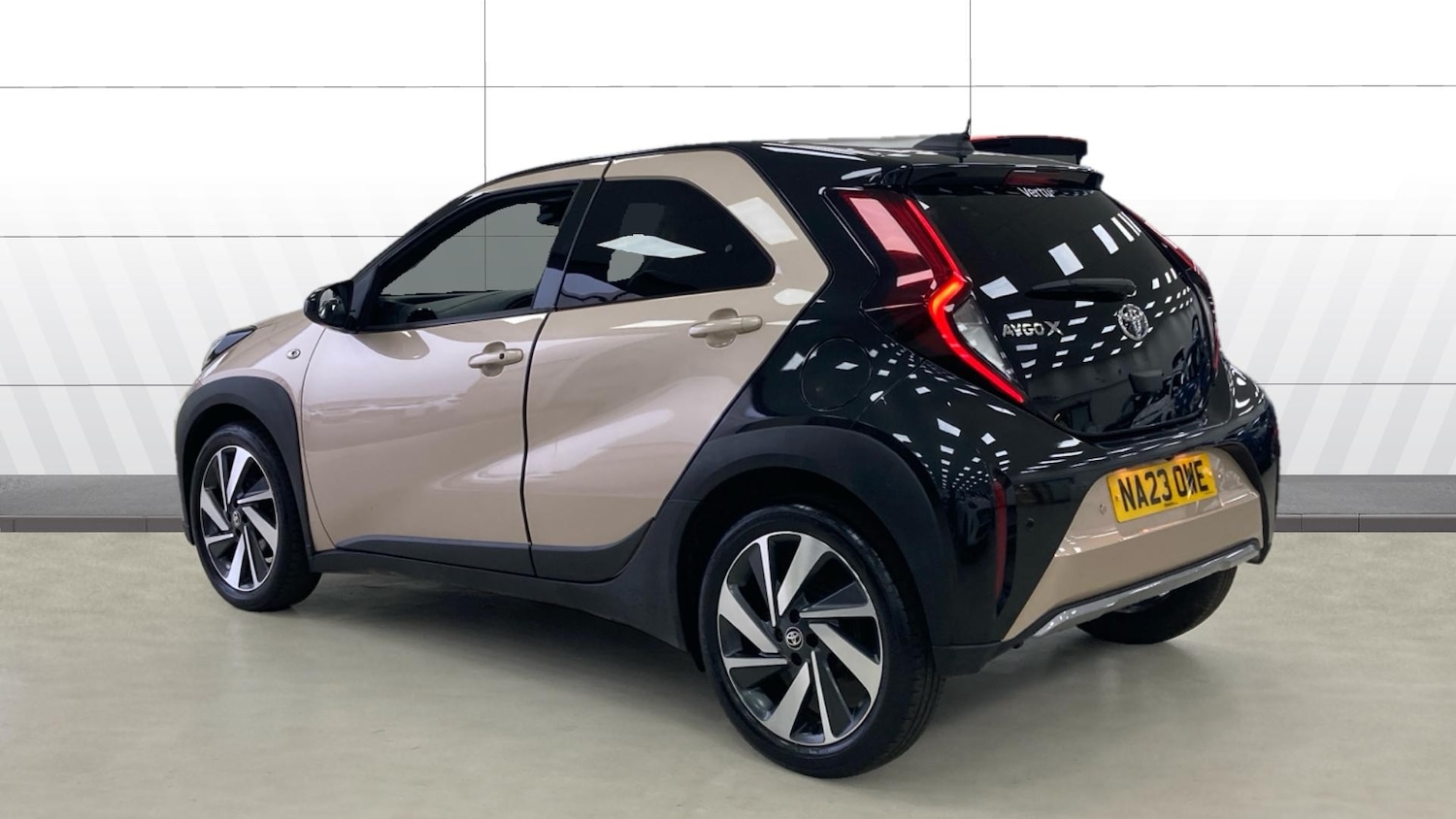 Used Toyota Aygo X 2023 for sale - 76329918: Photo 2