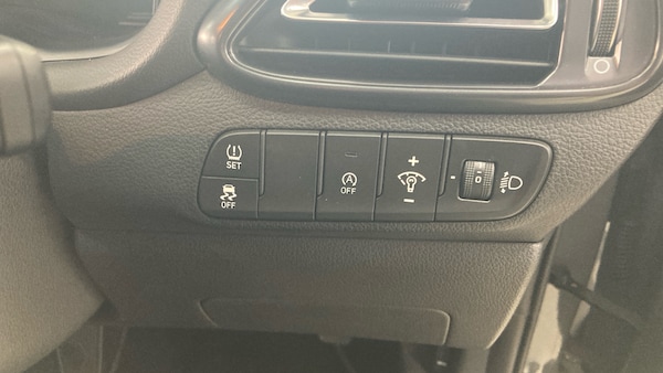Used Hyundai i30 2023 for sale - 76104612: Photo 26