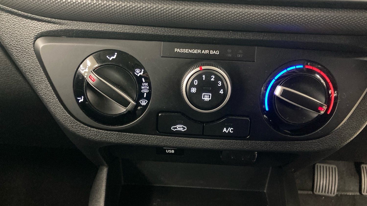 Used Hyundai i10 2022 for sale - 76980763: Photo 25