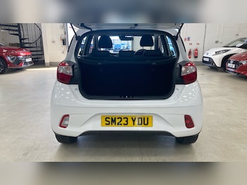 Used Hyundai i10 2023 for sale - 79082413: Photo