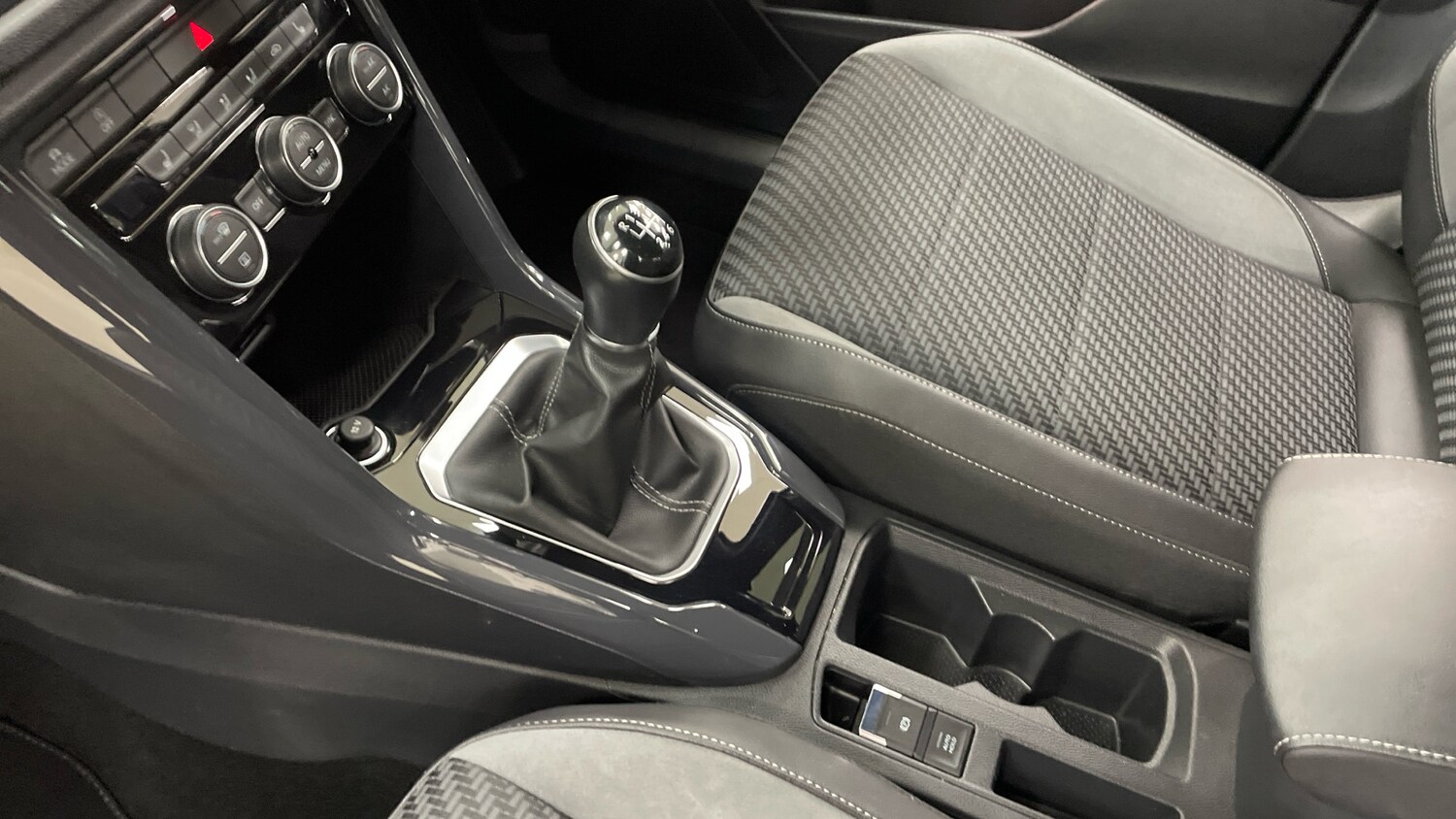 Used Volkswagen T-Roc 2019 for sale - 77519713: Photo 13