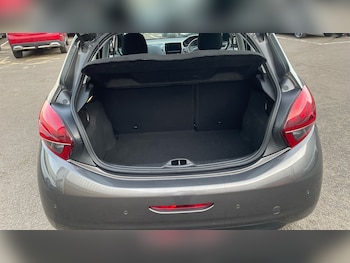 Used Peugeot 208 2019 for sale - 76881529: Photo