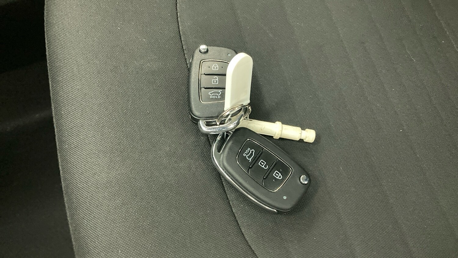 Used Hyundai i10 2023 for sale - 77871930: Photo 20