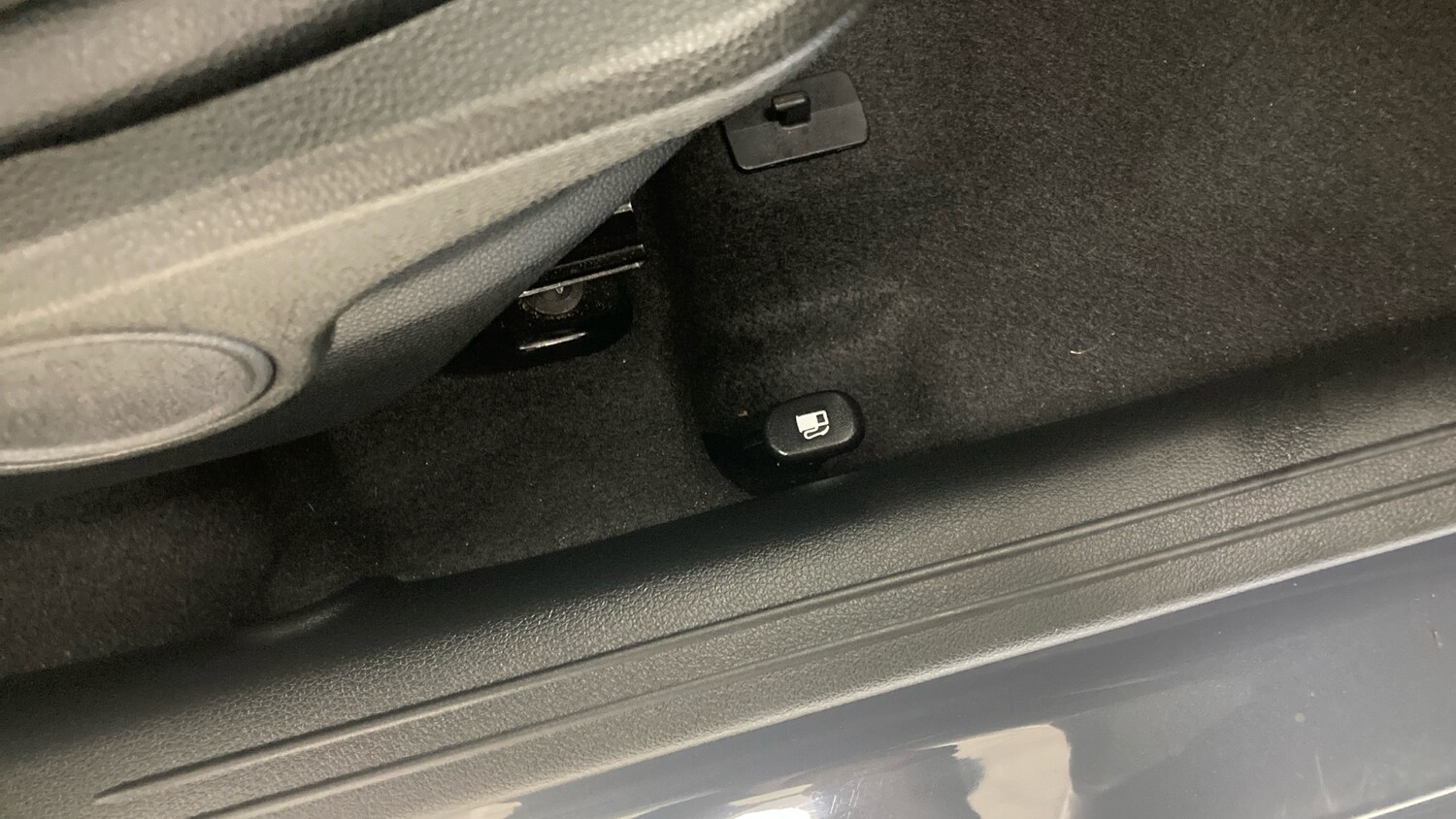 Used Hyundai i10 2023 for sale - 77871930: Photo 35