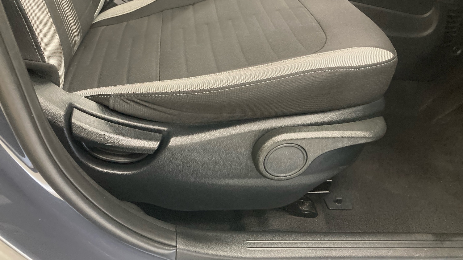 Used Hyundai i10 2023 for sale - 77871930: Photo 36