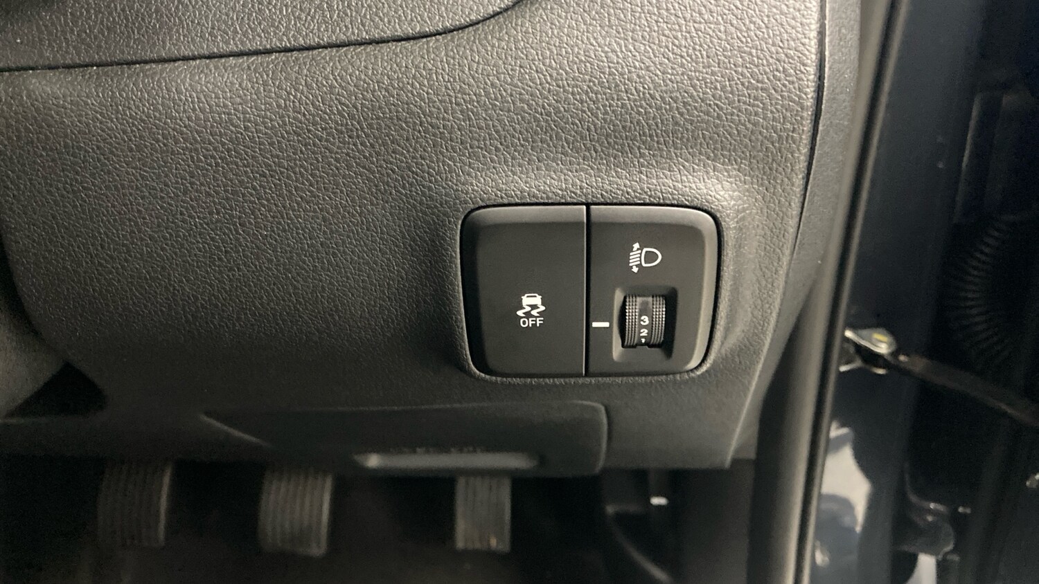 Used Hyundai i10 2023 for sale - 77871930: Photo 37