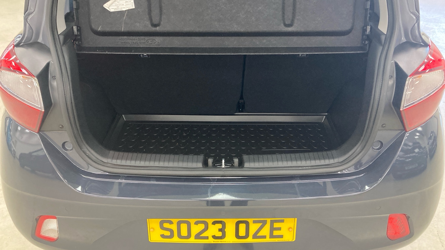 Used Hyundai i10 2023 for sale - 77871930: Photo 4