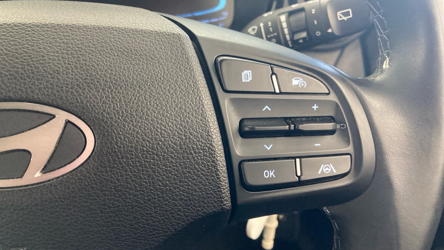 Used Hyundai i10 2023 for sale - 77871930: Photo 40