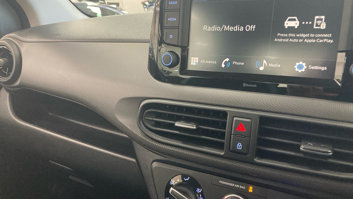 Used Hyundai i10 2023 for sale - 77871930: Photo 45