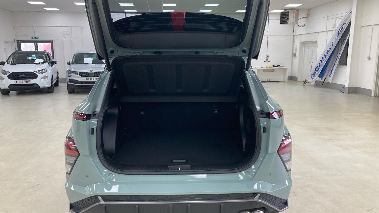 Used Hyundai KONA 2023 for sale - 77717661: Photo 4