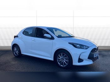 Used Toyota Yaris 2023 for sale - 76518456: Photo