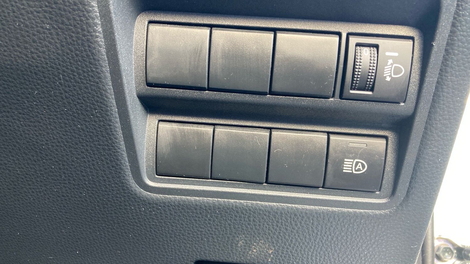 Used Toyota Yaris 2023 for sale - 76518456: Photo 32