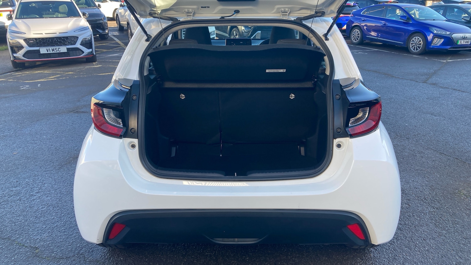 Used Toyota Yaris 2023 for sale - 76518456: Photo 4