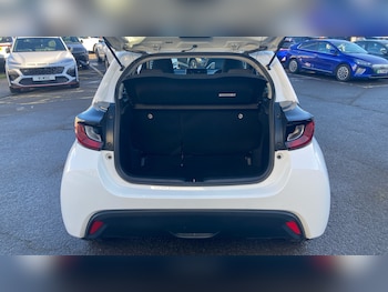 Used Toyota Yaris 2023 for sale - 76518456: Photo