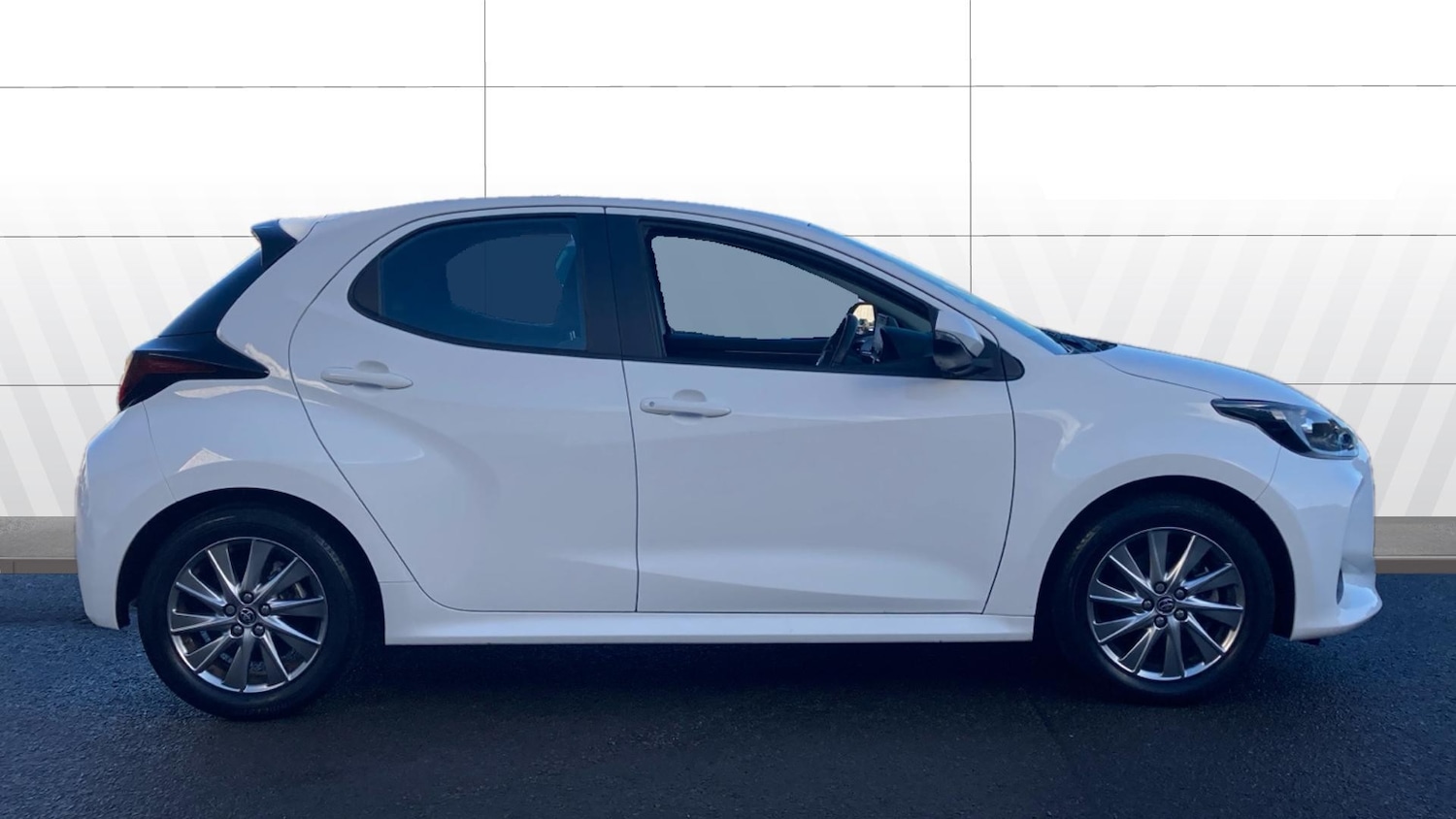 Used Toyota Yaris 2023 for sale - 76518456: Photo 5