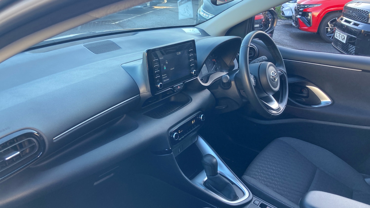 Used Toyota Yaris 2023 for sale - 76518456: Photo 9