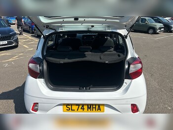 Used Hyundai i10 2024 for sale - 79222756: Photo