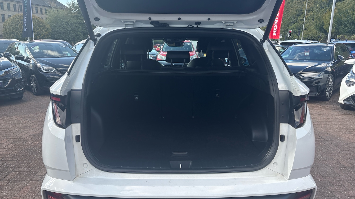 Used Hyundai TUCSON 2022 for sale - 76405132: Photo 4