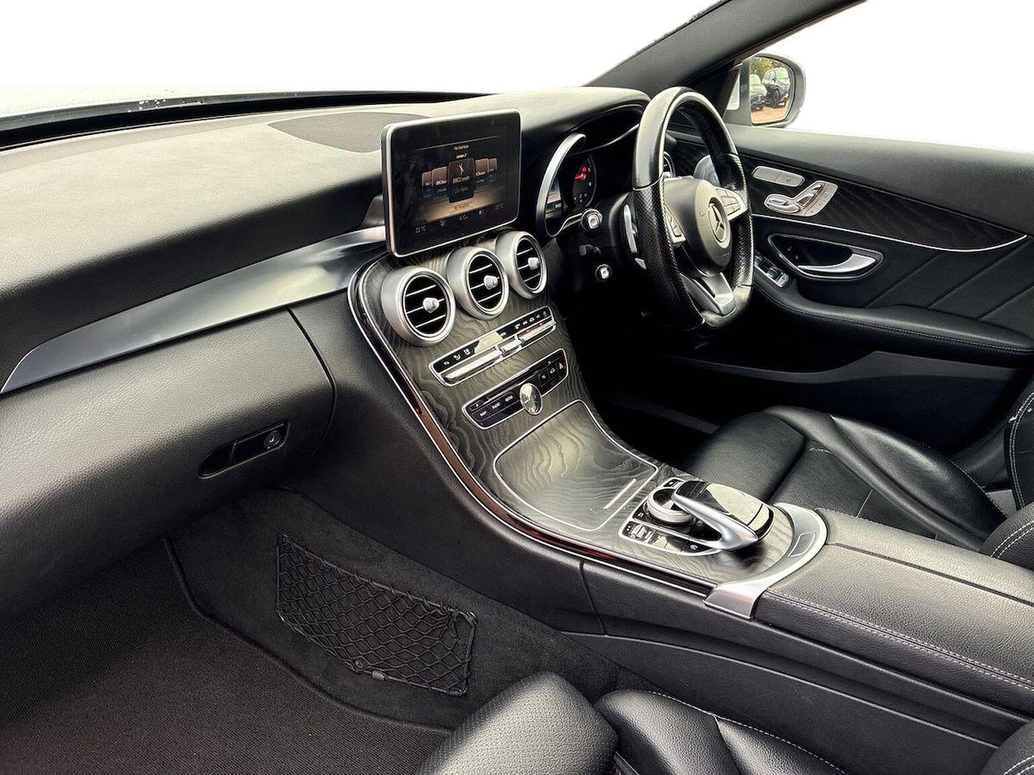 Used Mercedes-Benz C Class 2016 for sale - 76264385: Photo 8