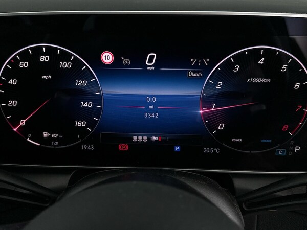 Used Mercedes-Benz GLC 2024 for sale - 76329987: Photo 3