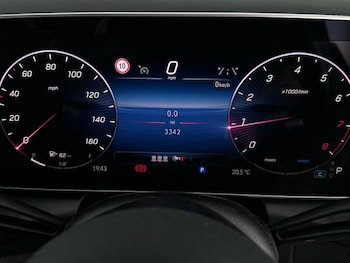 Used Mercedes-Benz GLC 2024 for sale - 76329987: Photo 3