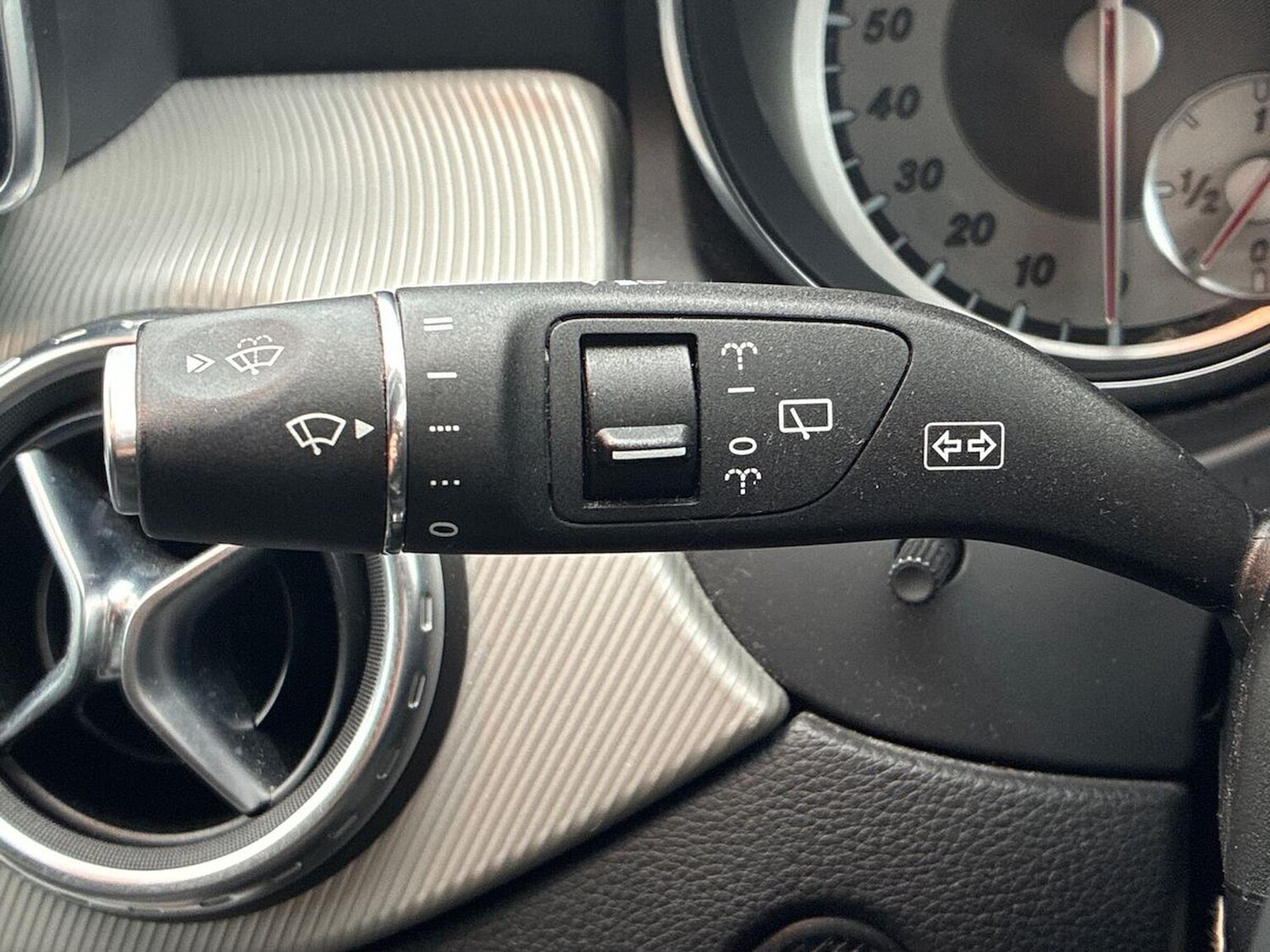 Used Mercedes-Benz GLA 2016 for sale - 76583219: Photo 28