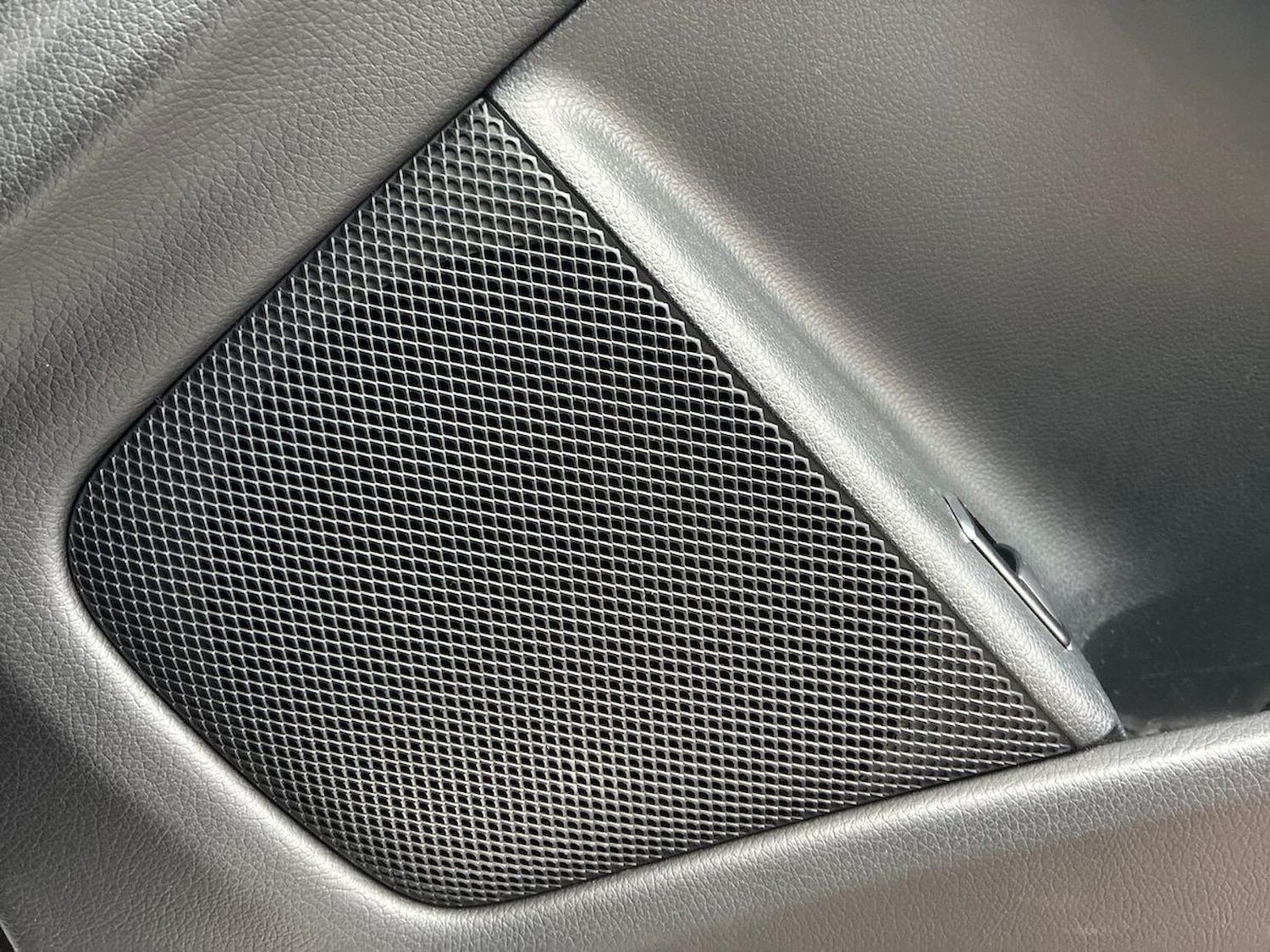 Used Mercedes-Benz GLA 2016 for sale - 76583219: Photo 31