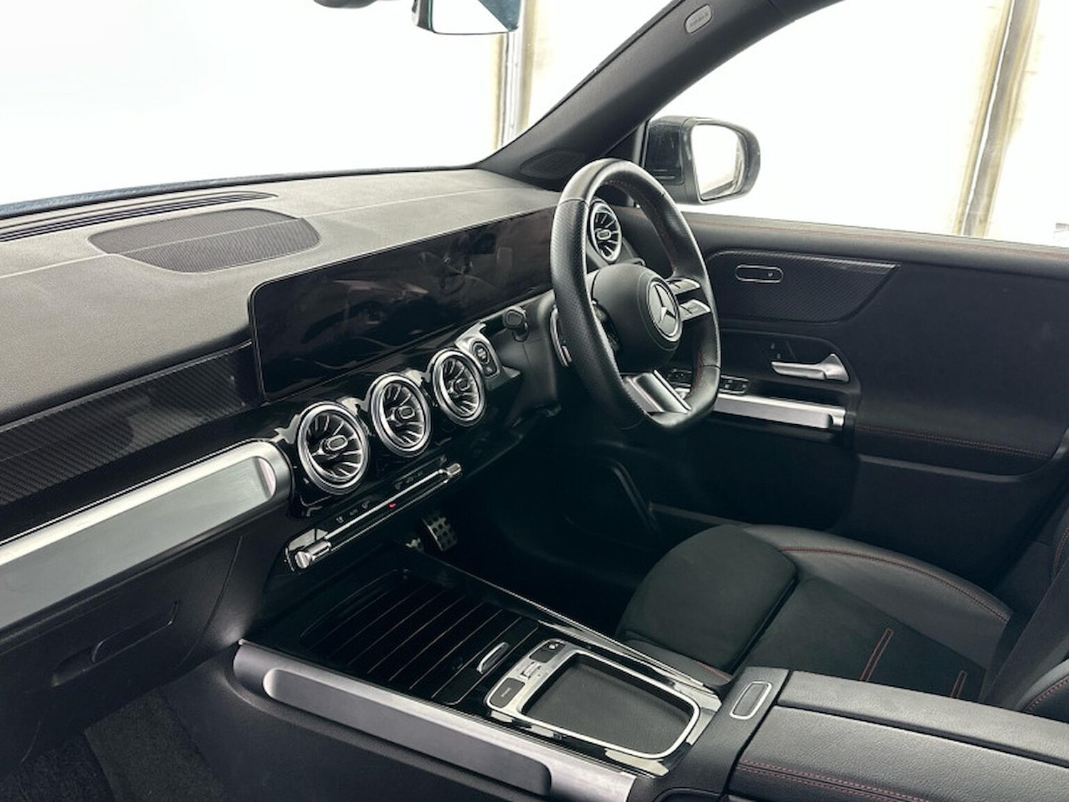 Used Mercedes-Benz GLB 2024 for sale - 76470981: Photo 4