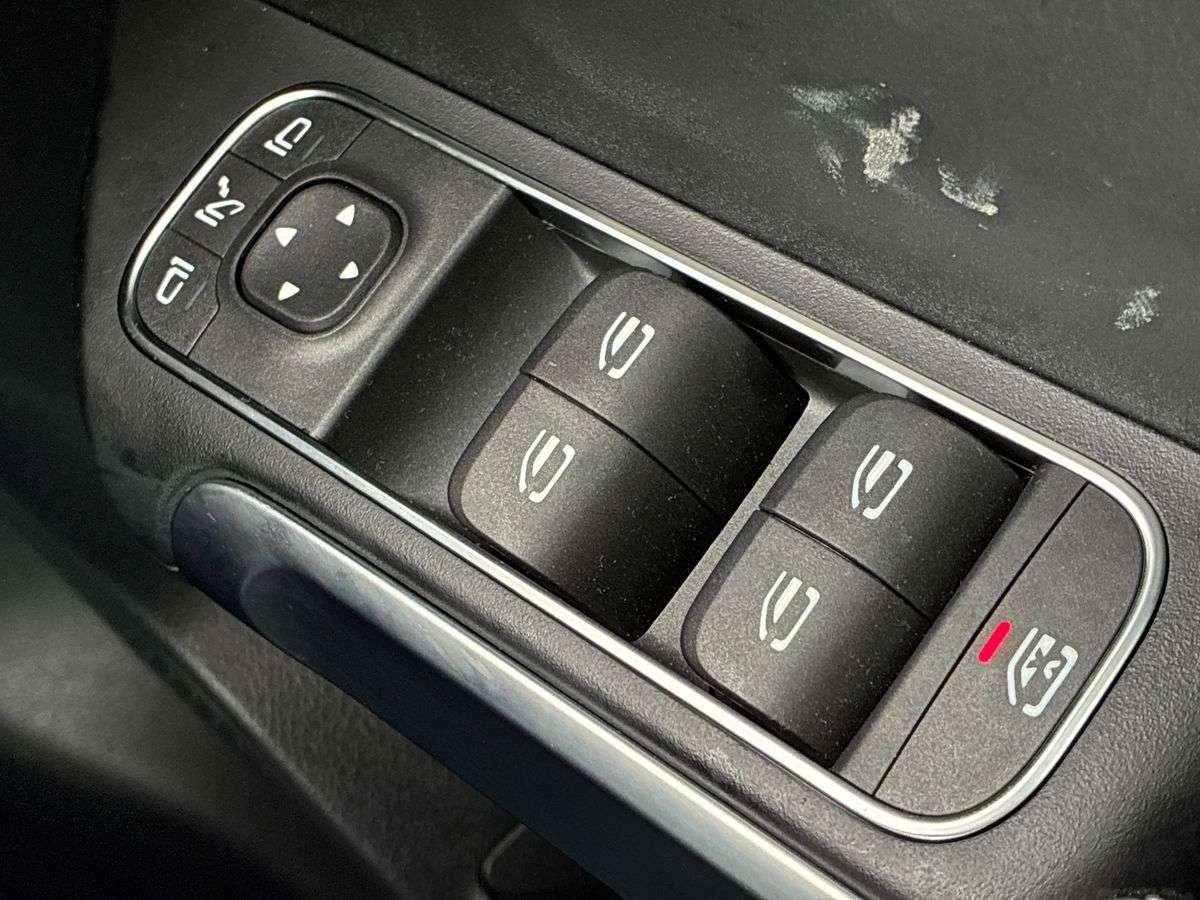 Used Mercedes-Benz EQB 2025 for sale - 77845327: Photo 21