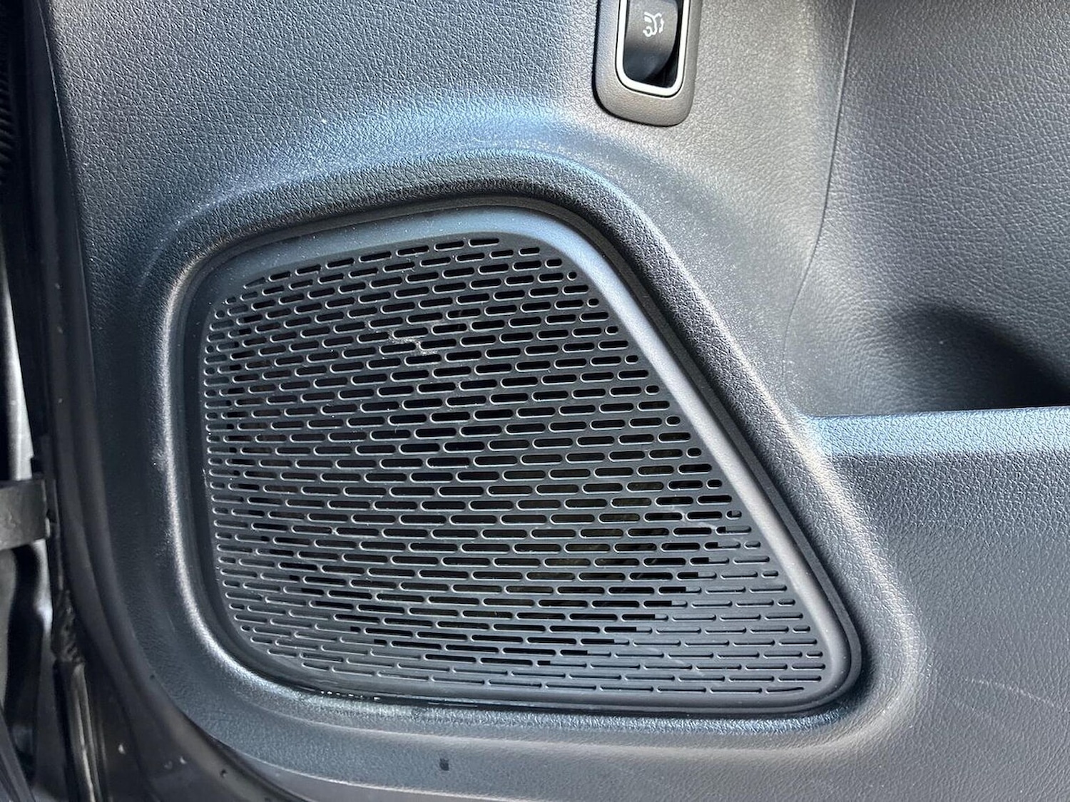 Used Mercedes-Benz GLB 2024 for sale - 76357863: Photo 32