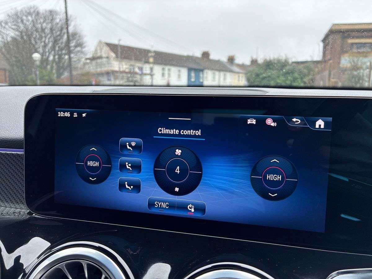 Used Mercedes-Benz GLB 2024 for sale - 78053599: Photo 12