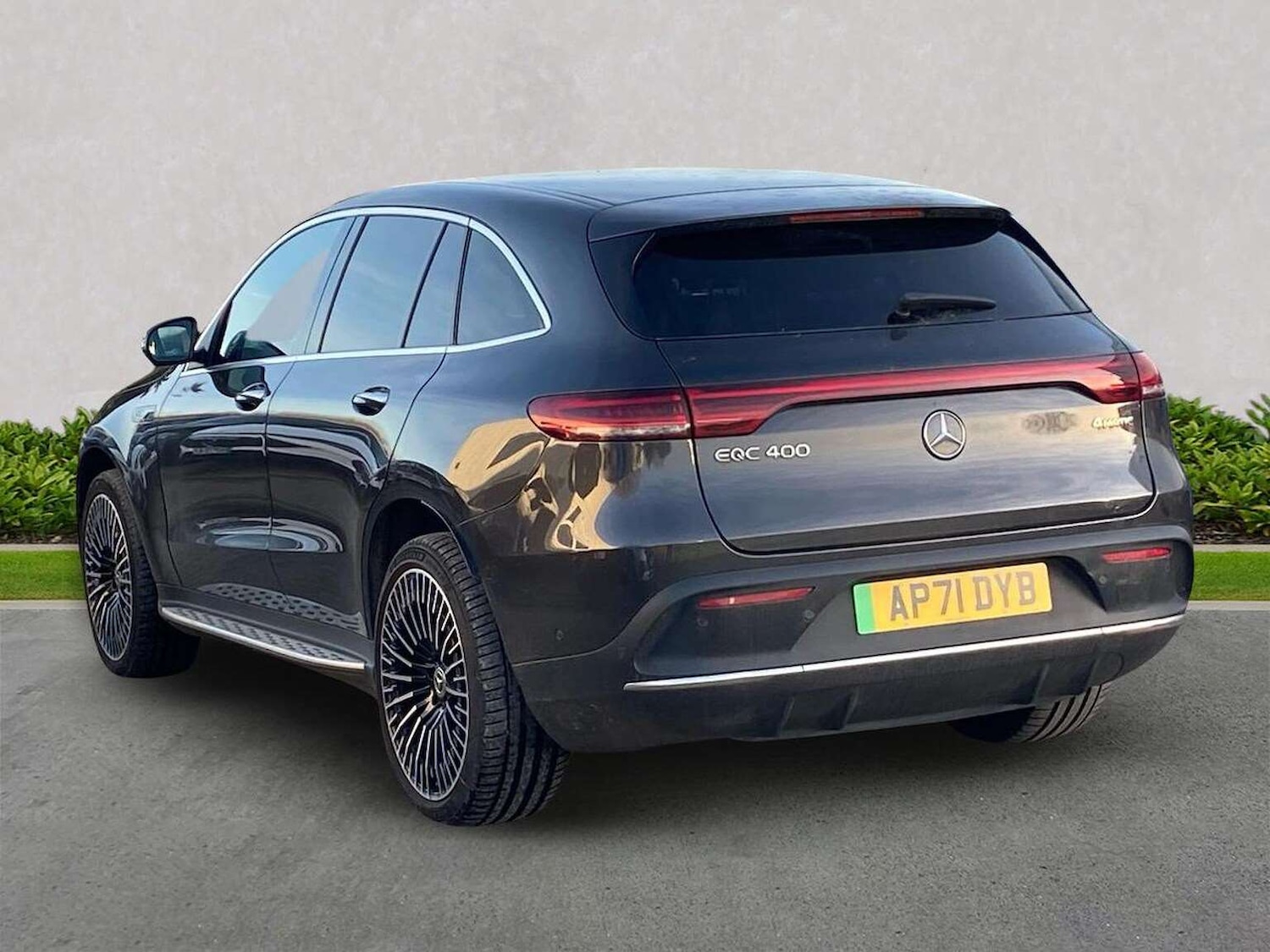 Used Mercedes-Benz EQC 2021 for sale - 77818231: Photo 2