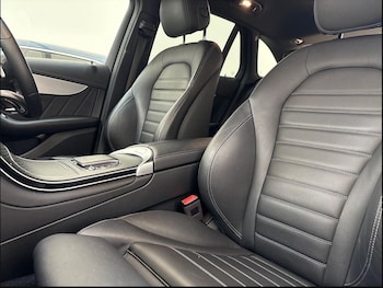 Used Mercedes-Benz GLC 2021 for sale - 75957060: Photo