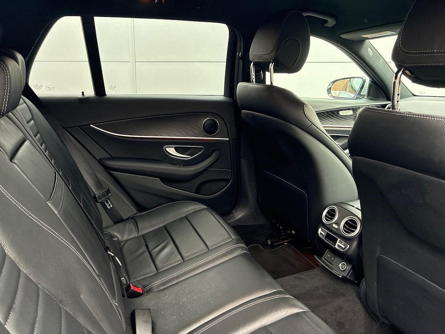 Used Mercedes-Benz E-Class 2023 for sale - 76149421: Photo 16