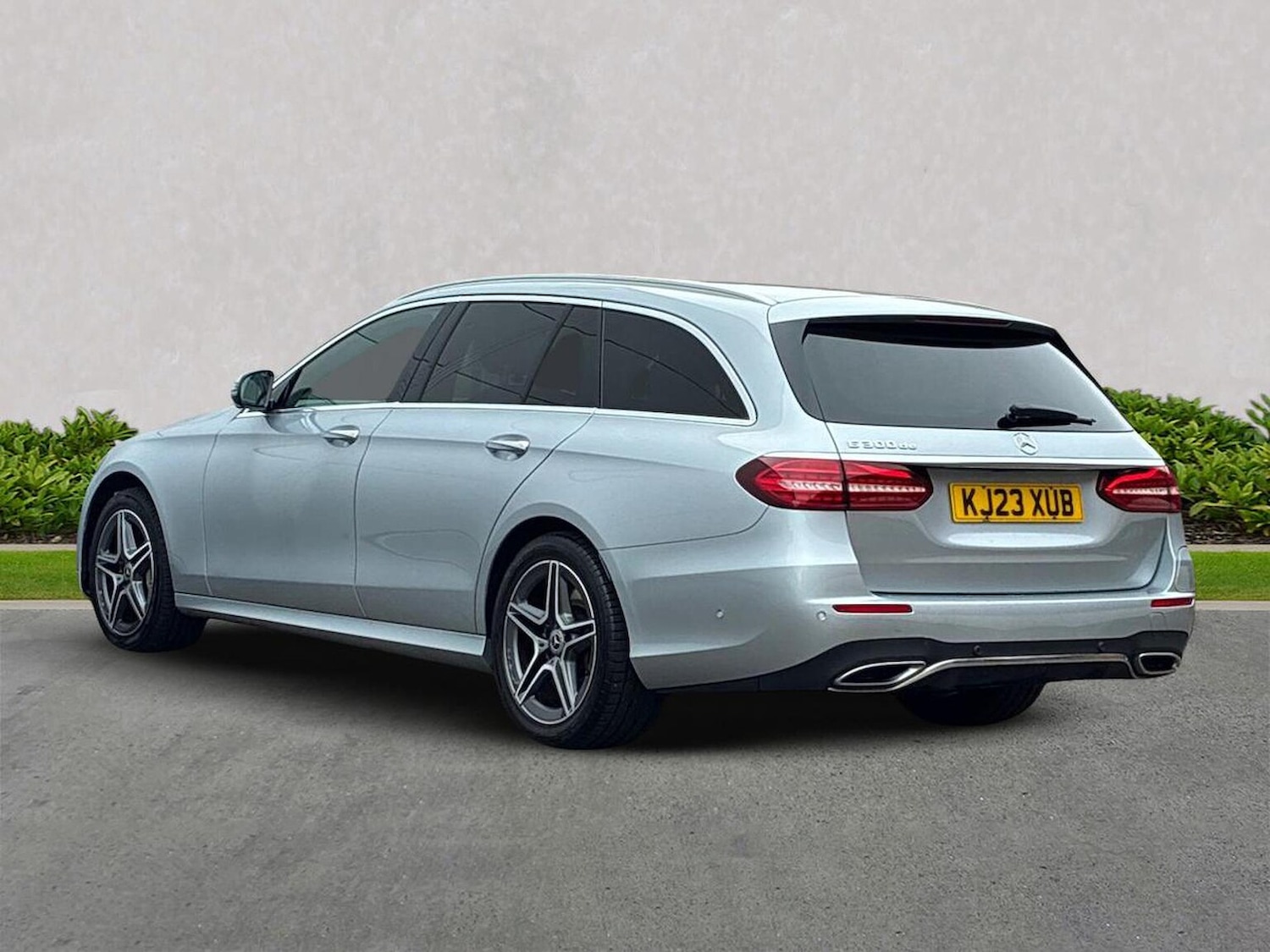 Used Mercedes-Benz E-Class 2023 for sale - 76149421: Photo 2