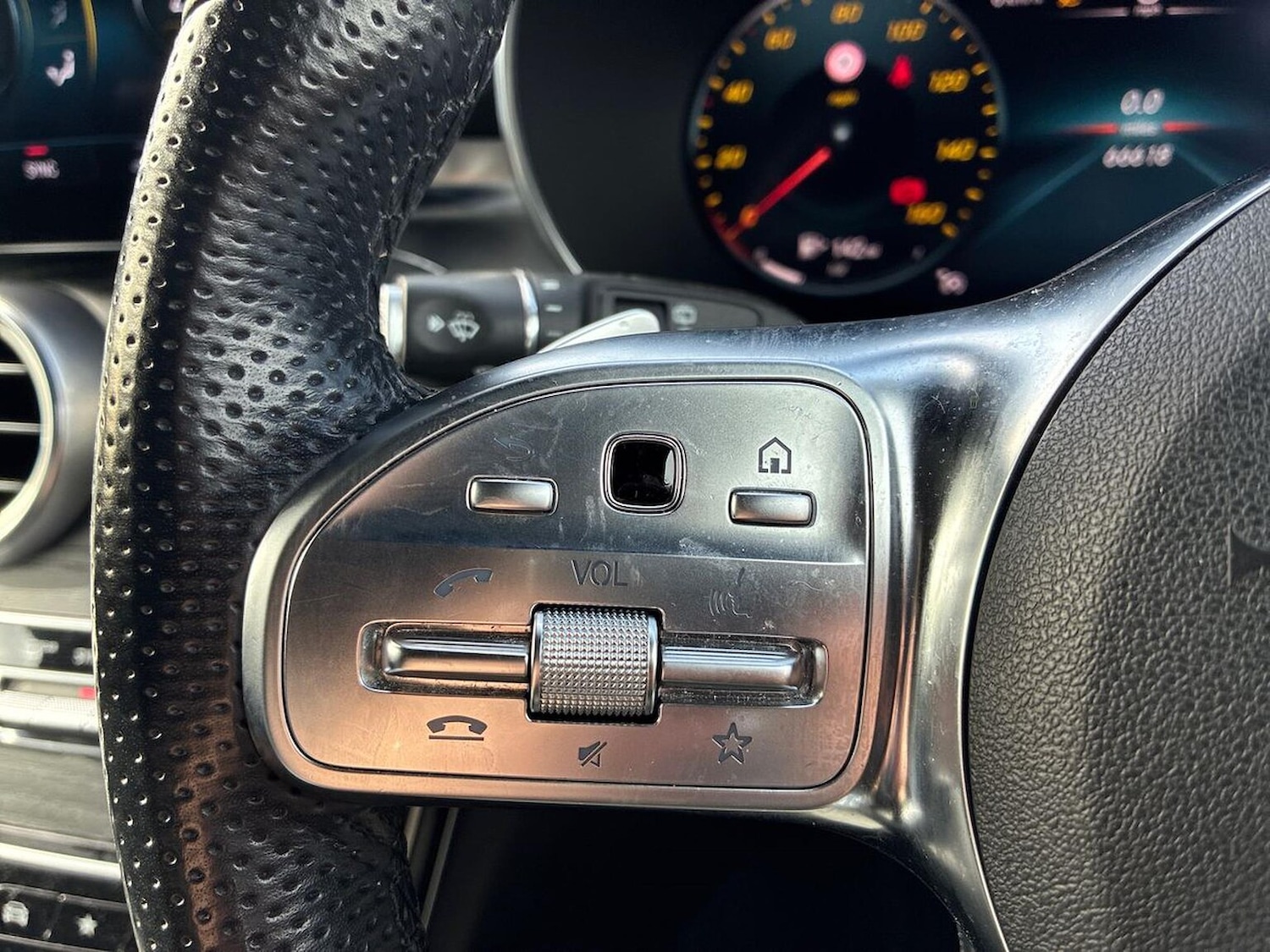 Used Mercedes-Benz GLC 2019 for sale - 76506128: Photo 27