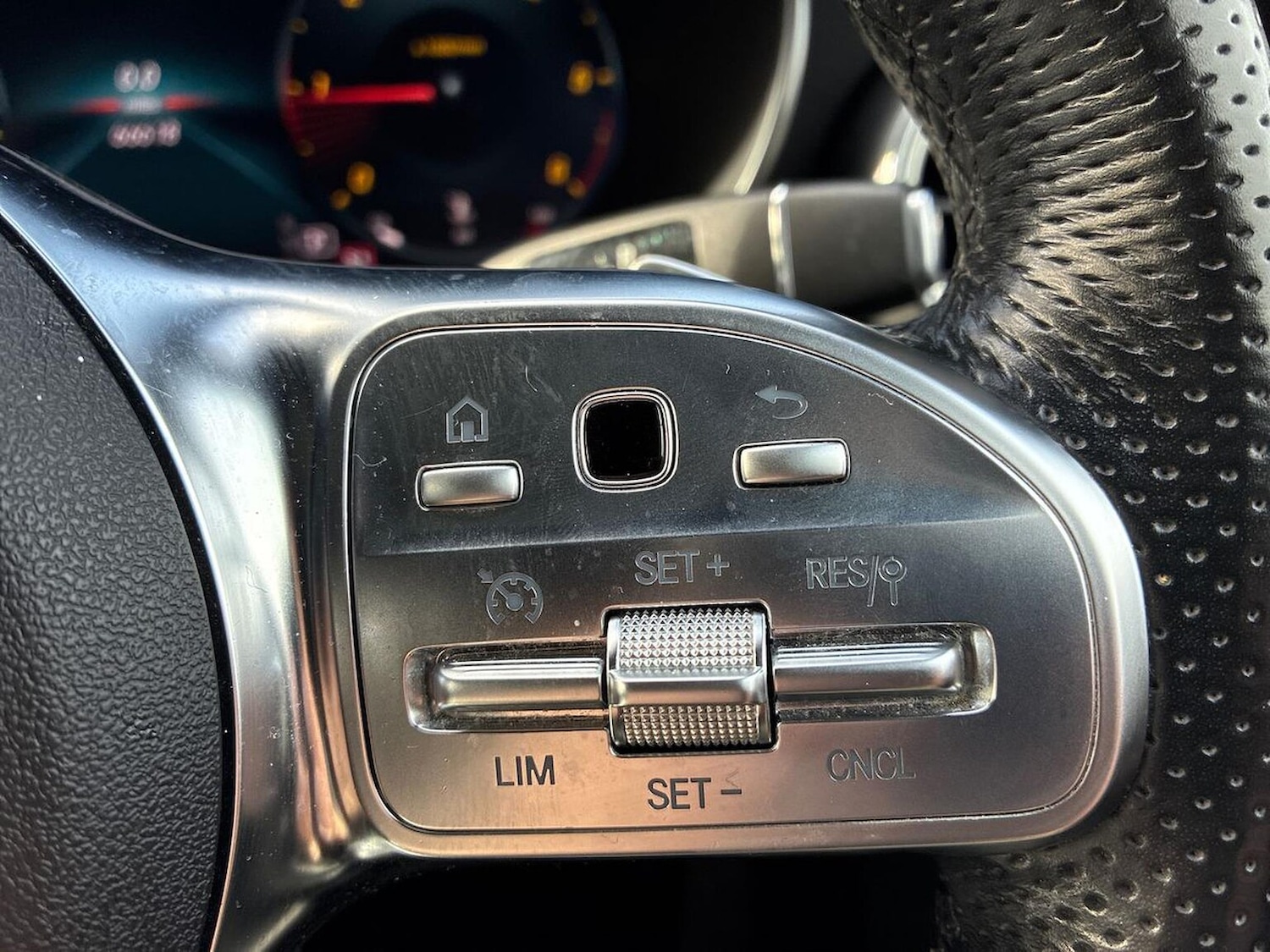 Used Mercedes-Benz GLC 2019 for sale - 76506128: Photo 28