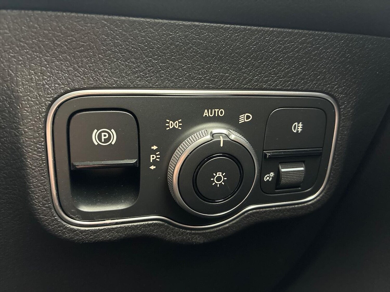 Used Mercedes-Benz GLB 2024 for sale - 76335112: Photo 23