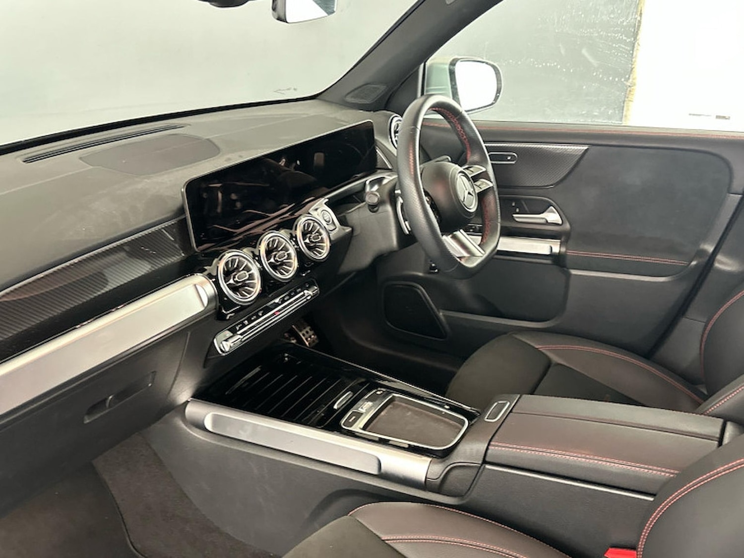 Used Mercedes-Benz GLB 2024 for sale - 76335112: Photo 3