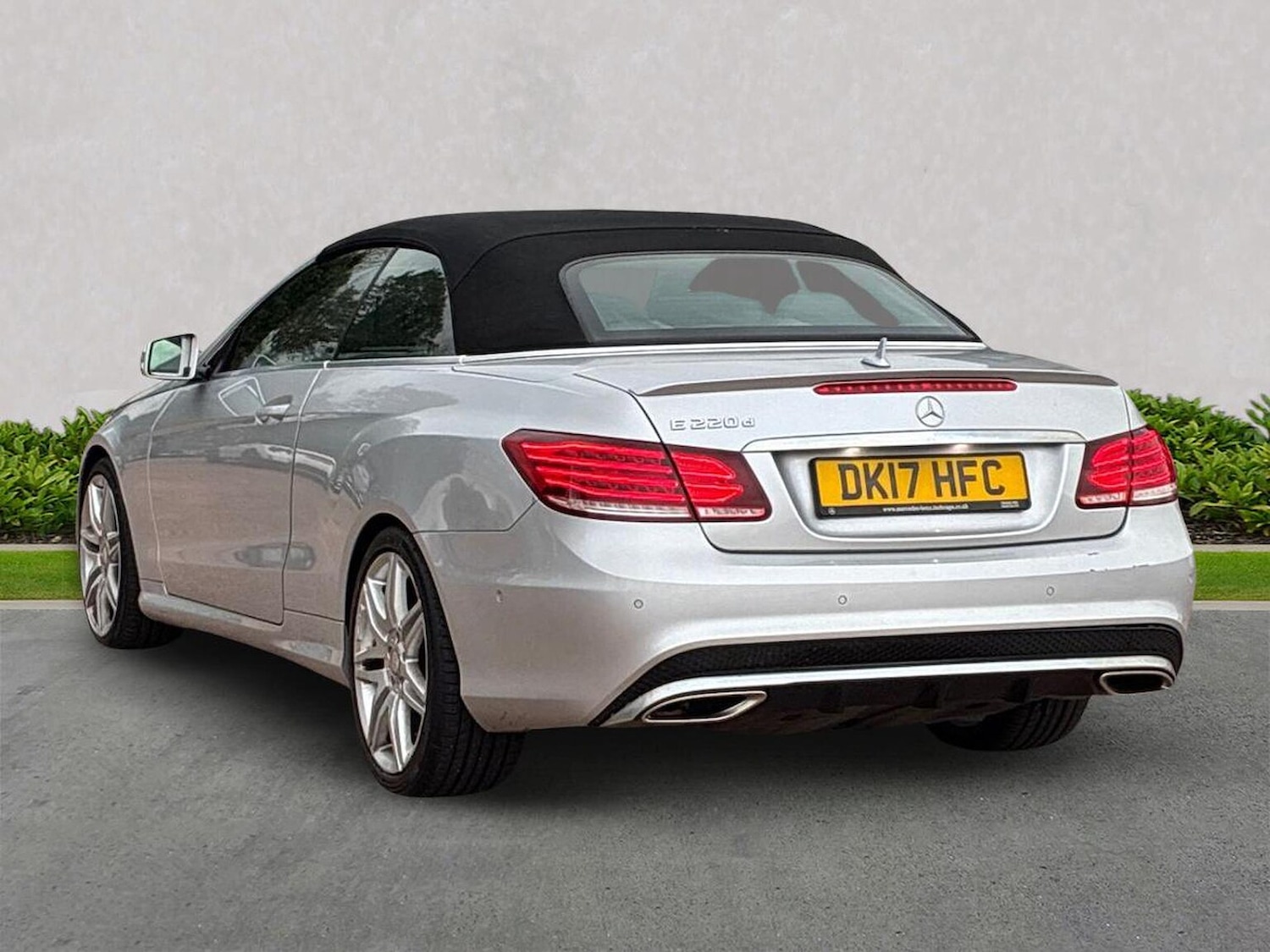 Used Mercedes-Benz E Class 2017 for sale - 76310100: Photo 3