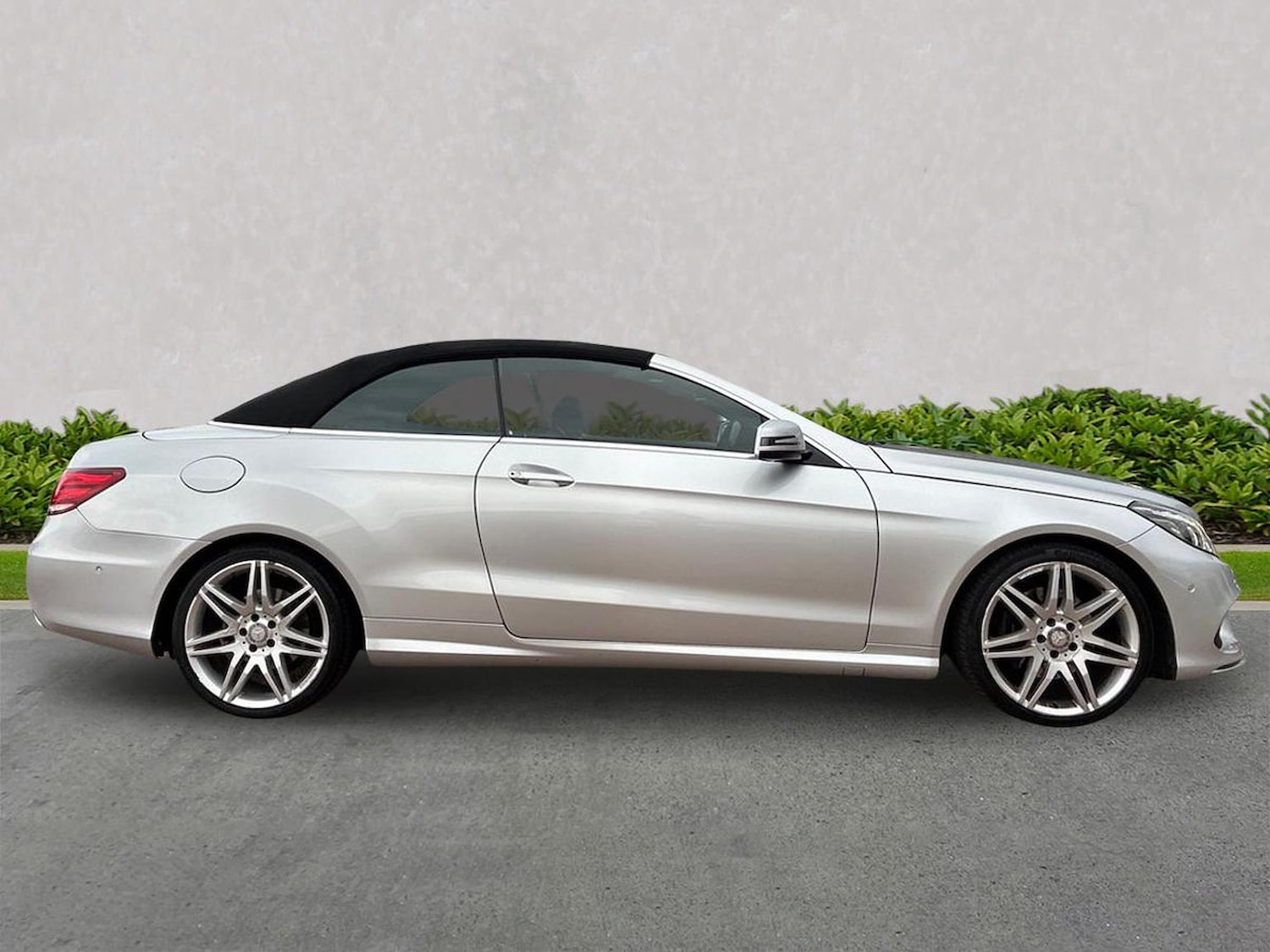 Used Mercedes-Benz E Class 2017 for sale - 76310100: Photo 4