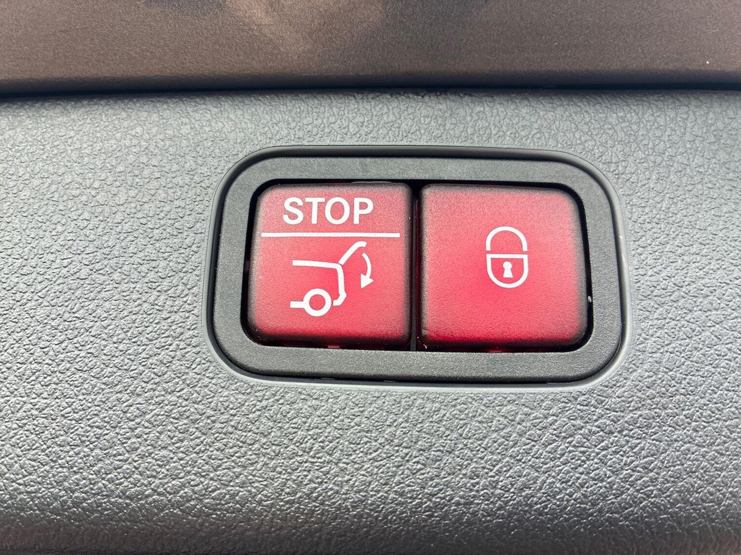 Used Mercedes-Benz C Class 2023 for sale - 76536602: Photo 40