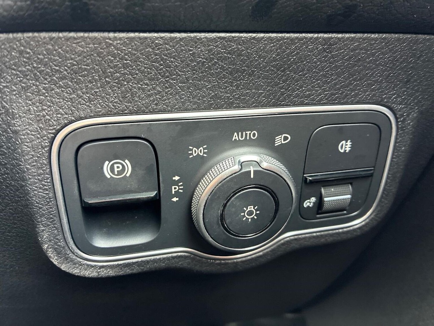 Used Mercedes-Benz GLB 2024 for sale - 77011935: Photo 24