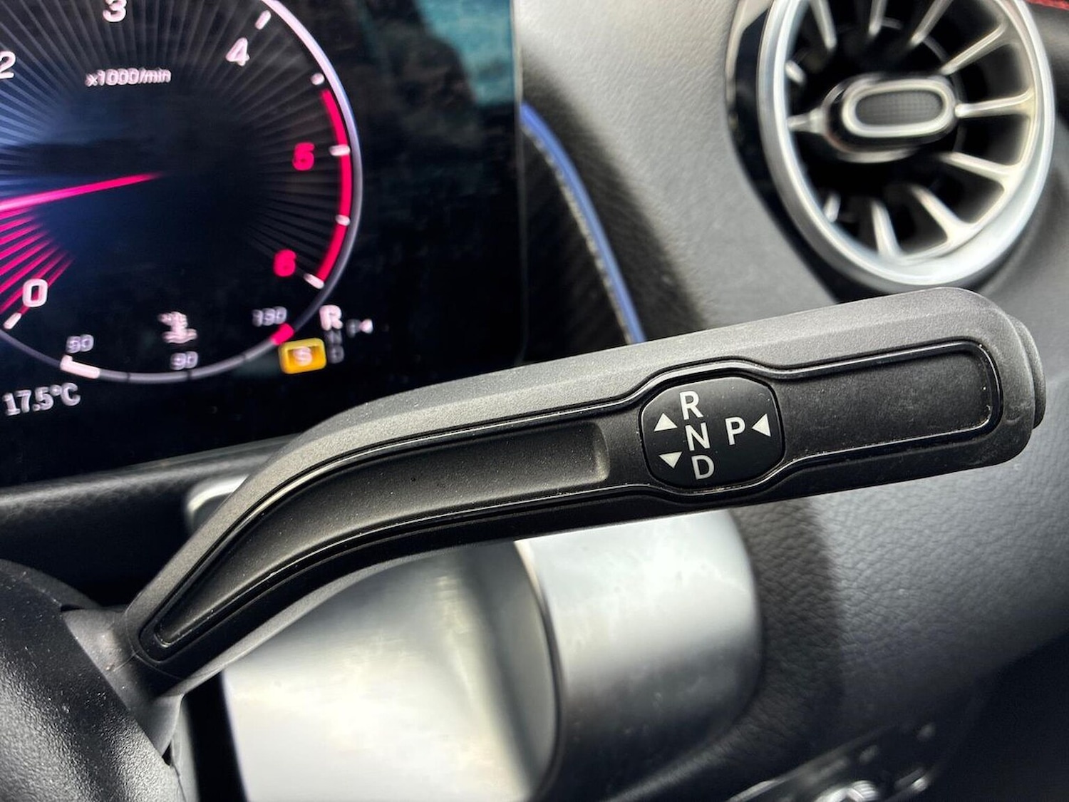 Used Mercedes-Benz GLB 2024 for sale - 77011935: Photo 31