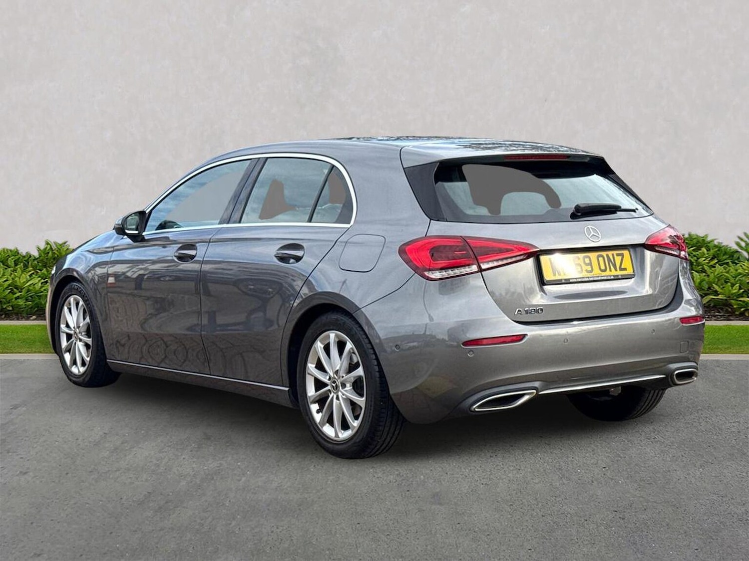 Used Mercedes-Benz A-Class 2019 for sale - 76363420: Photo 2